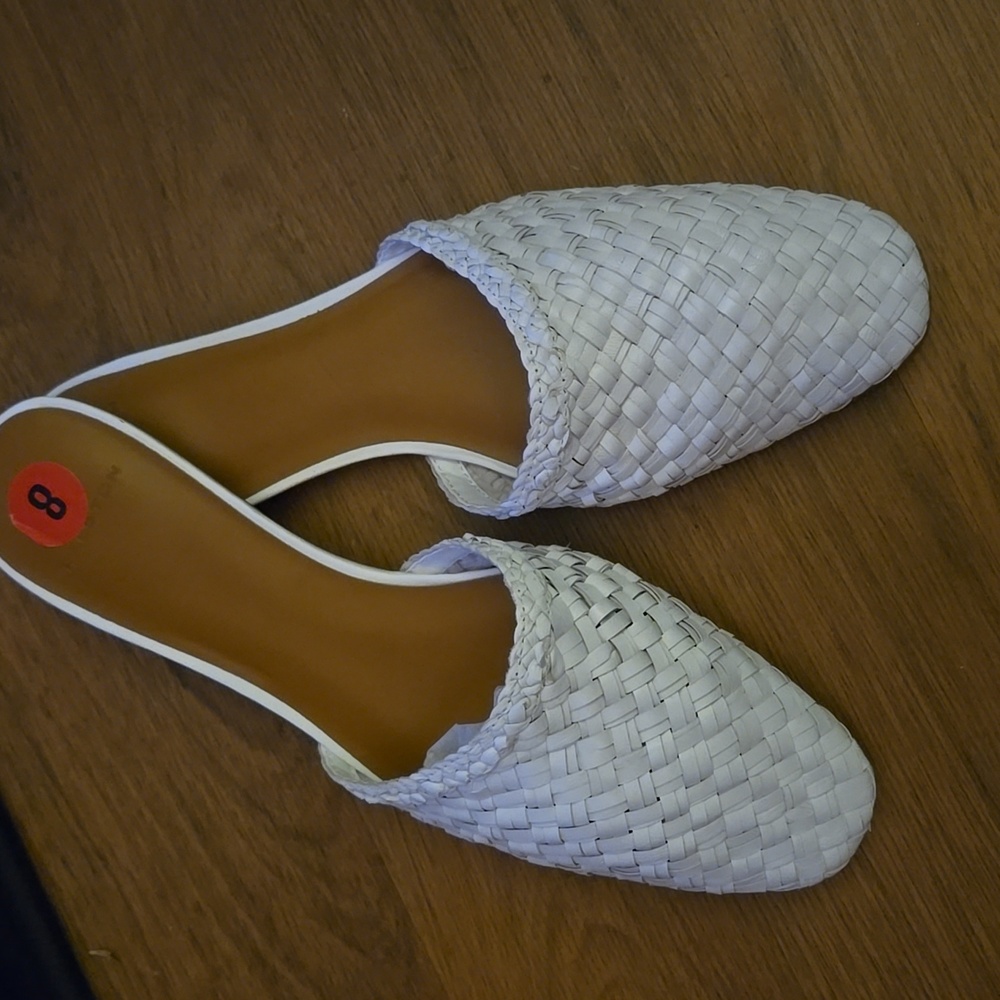 H Halston Gwen Moyen White Woven Leather Slip On Slides Size 8 NEW with Tags